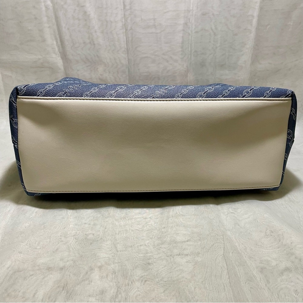 Nine West Navy Chain Link Design with Cream/White Accent Tote, NWOT - Picture 13 of 15